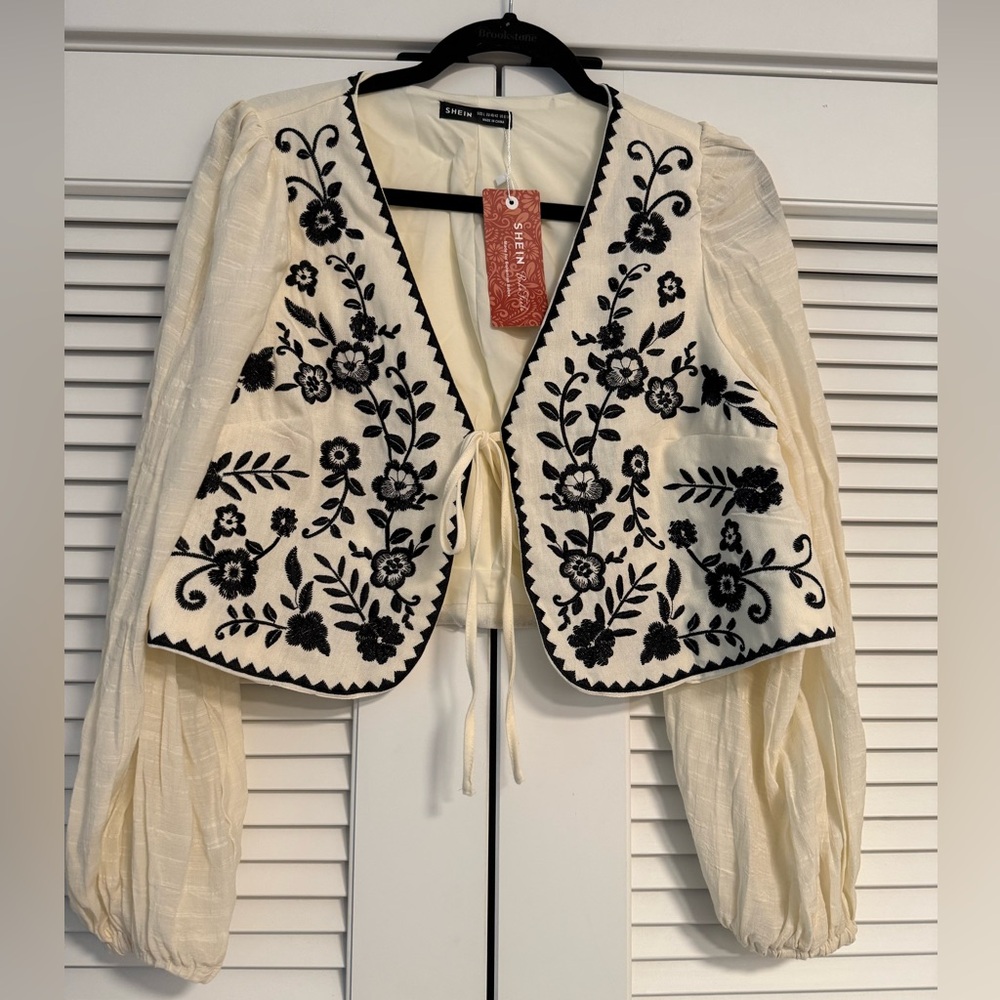 NWT Shein Cream and Black Embroidered Crop Jacket.